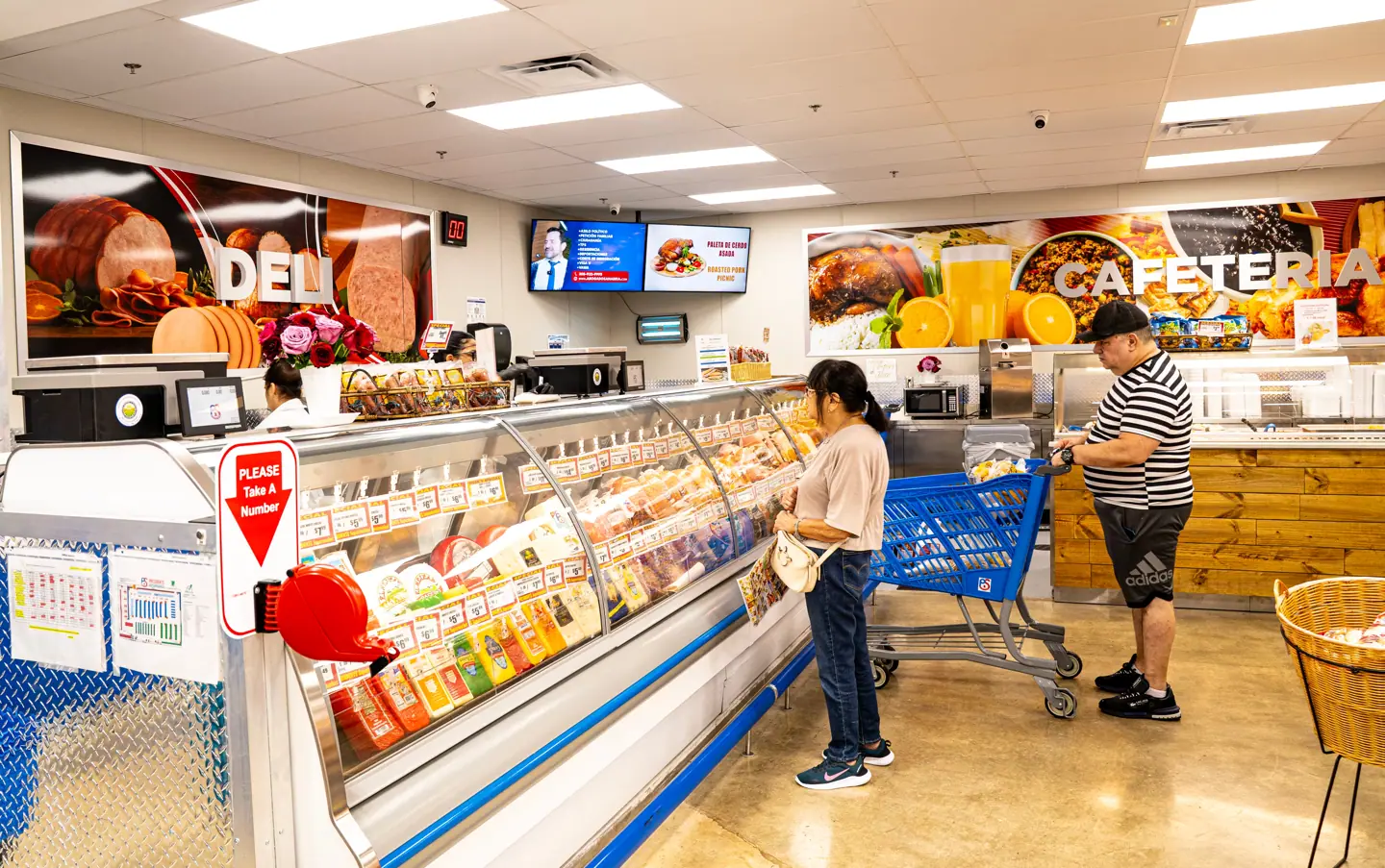 Publicidad en pantallas digitales DOOH dentro de supermercados Presidente en Florida
